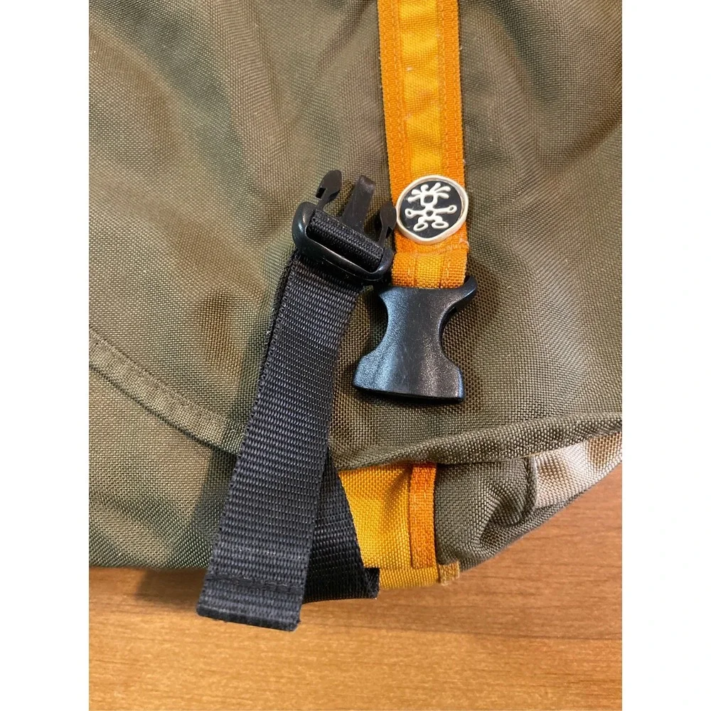 Crumpler Messenger Bag Olive Green Orange Crossbody Laptop Strap